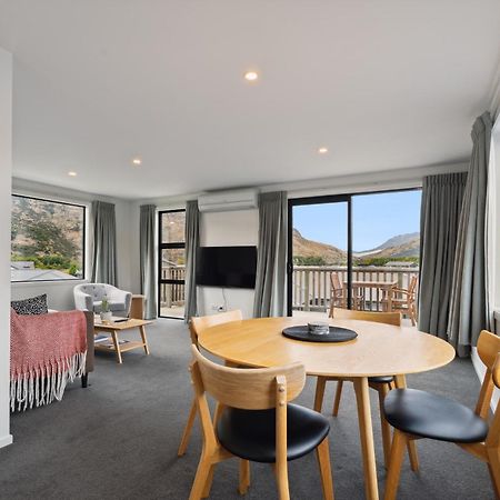 Modern Apartment With Coronet & Remarkables Views Distretto di Distretto di Queenstown Esterno foto