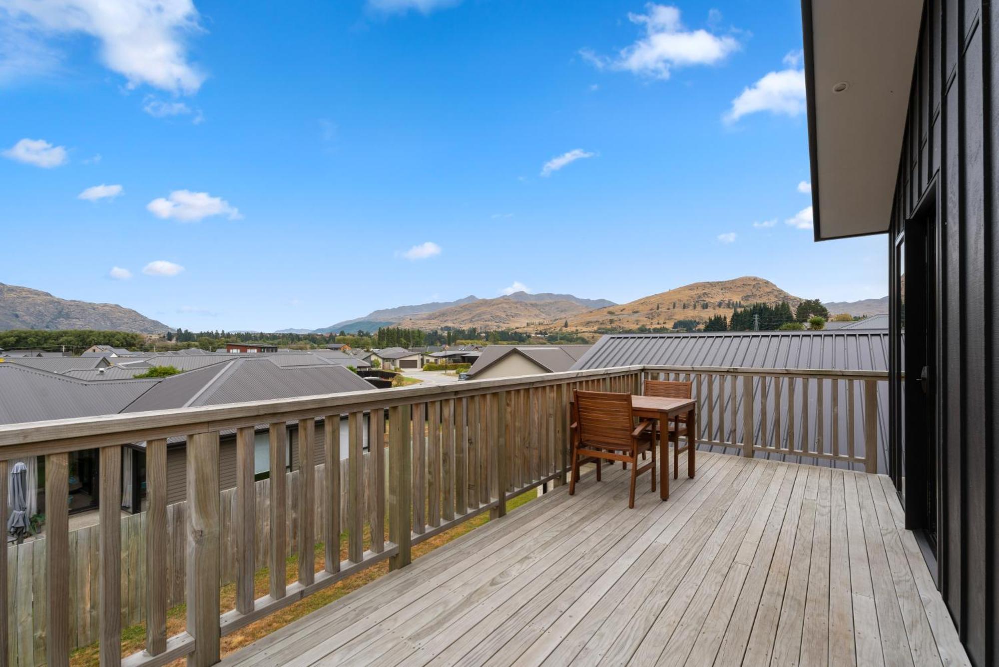 Modern Apartment With Coronet & Remarkables Views Distretto di Distretto di Queenstown Esterno foto
