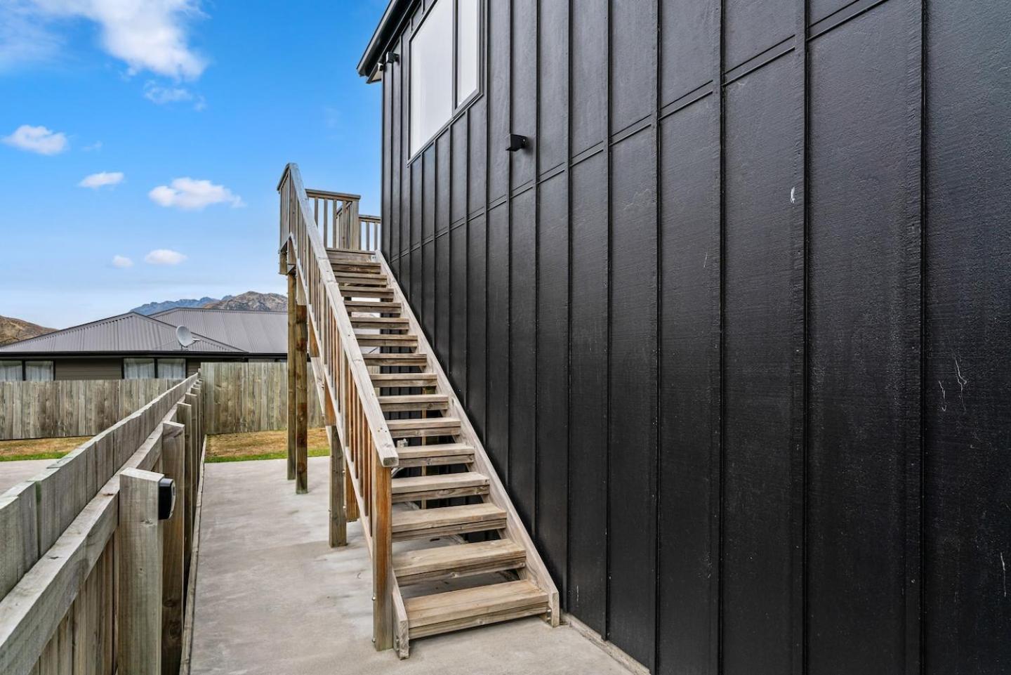 Modern Apartment With Coronet & Remarkables Views Distretto di Distretto di Queenstown Esterno foto